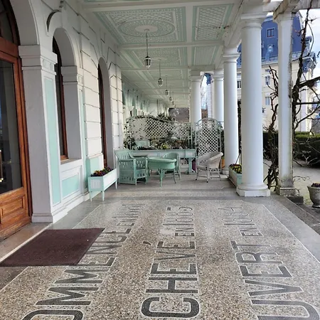 Apartament Au Palace Le Splendide Aix-les-Bains